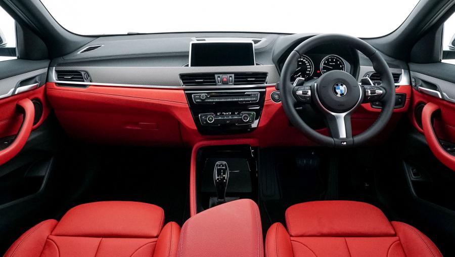 Торпедо BMW X2 sDrive20i M Sport (F39) 2018 года  (MY) (фото 5 из 8)